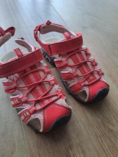 Trekové sandálky, 28