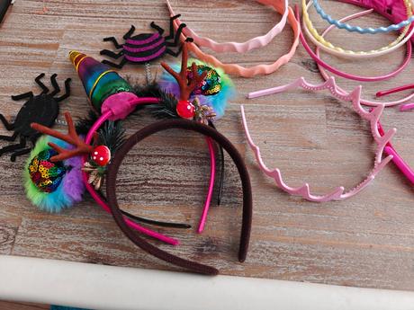 Dievčenské čelenky 19 kusov + batoh,