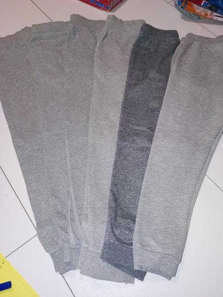 6x tepláky 122, 122