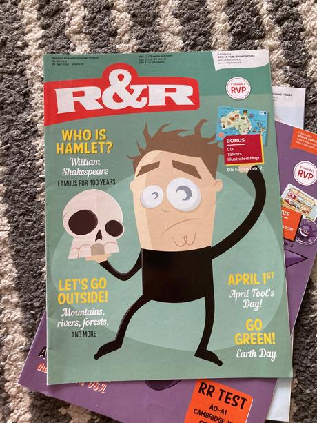 Časopisy r&r, karty a cd, 