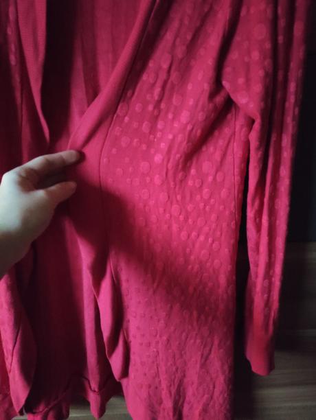 Červený kardigan, m