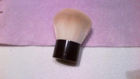 Púder+ štetec alverde, 