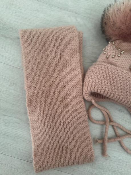 Čiapočka s brmbolcami, 110