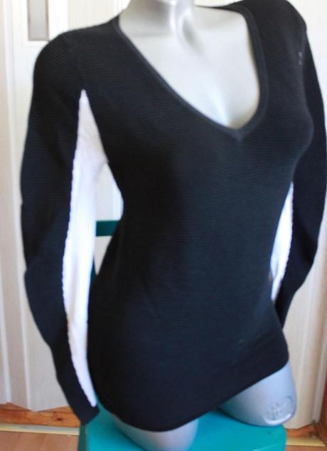 Pulover s bielymi rukavmi pc. 125e, s