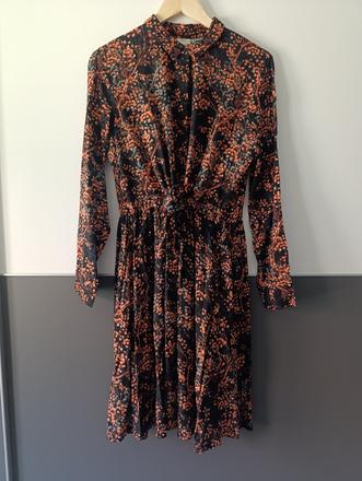 Šaty s vreckami, 40