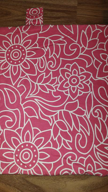 Zástena za posteľ+ vreckár zadarmo,