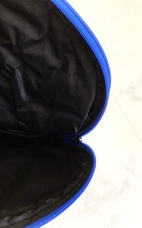 Pestrá kozmetická taštička,