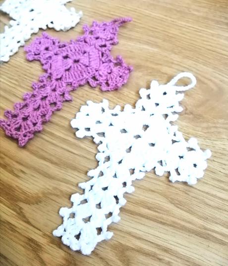 Háčkovaný krížik, handmade, rôzne farby, 