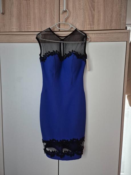 Púzdrové šaty, 38