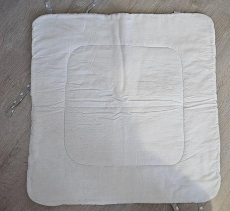 Klasická šnurovacia zavinovačka sivá s bodkami, 