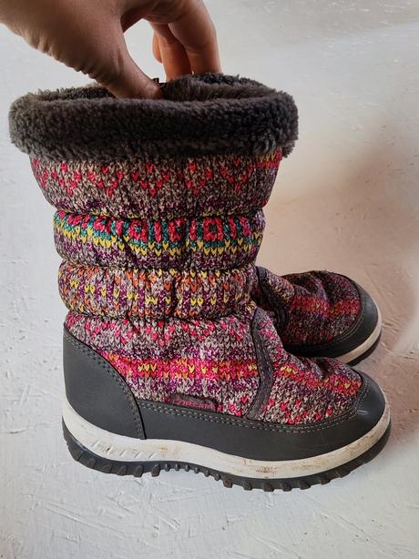 Dievčenské farebné snehule, 27