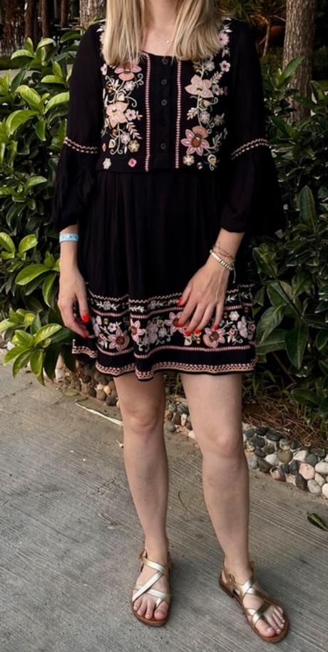 Krásne luxusné šaty, s