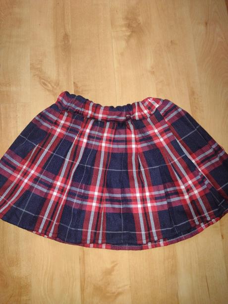 Nádherná sukňa super stav, 116