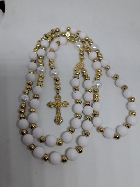 Ruženec s menom a dátumom e212, 