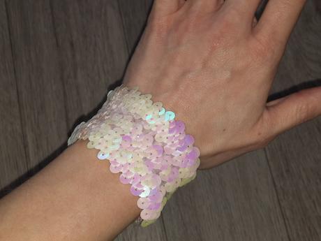 Dámske a dievčenské náramky,