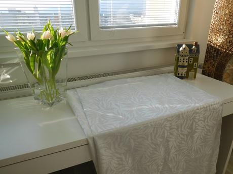 Závesy bielo perleťové vzorované, 