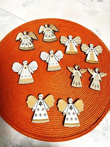 Drevené anjeliky 20 ks,