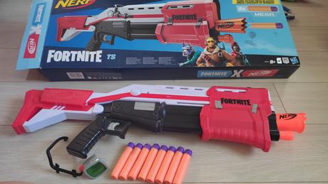 Nerf fortnite tactical-shotgun s postou, 