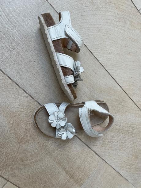 Sandale, next,23