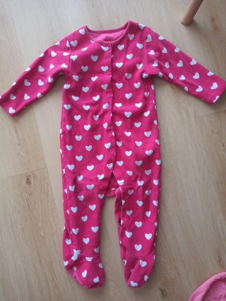 Flísový overal so srdiečkami, 86