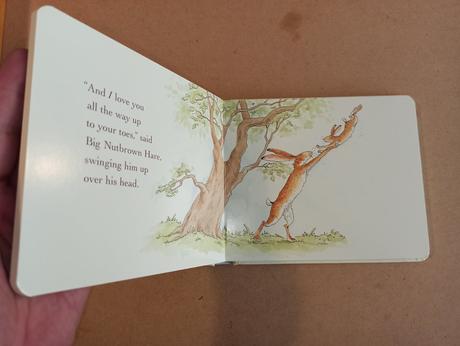 Guess how much i love you leporelo,