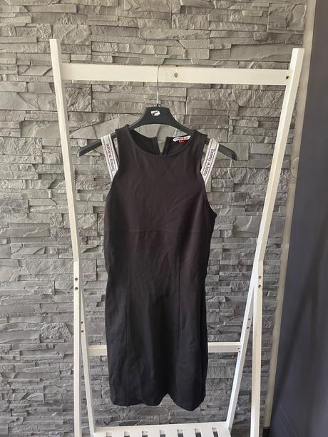 Tommy hilfiger v.s, tommy hilfiger,s