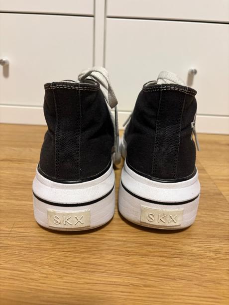 Kotníkové tenisky, skechers,35