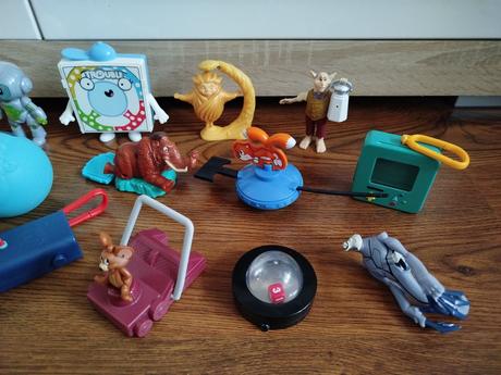 Pekný hračky z mcdonald's 18ks,