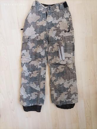 Kvalitné zn protest, 152