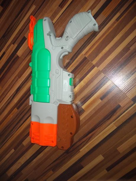 Pištoľ nerf, 