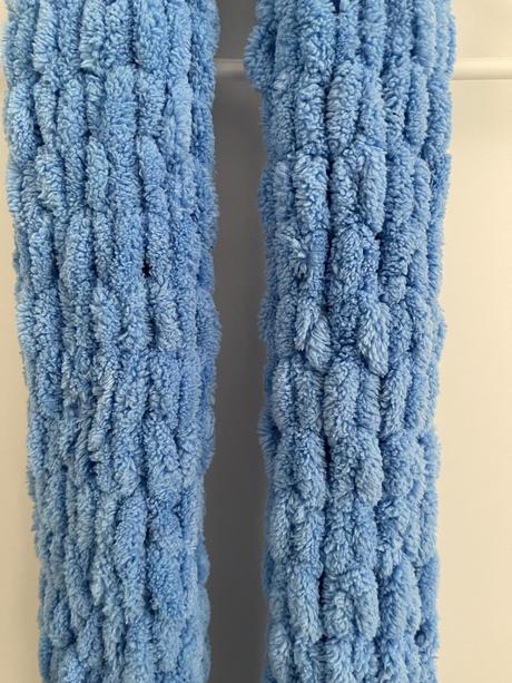 Handmade krátky šál z puffy vlny, 