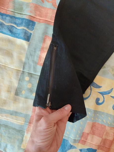 Rifle pod kolena, cierne, velkost s, obtiahnute, s