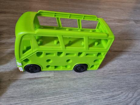 Autobus s postavičkami, 