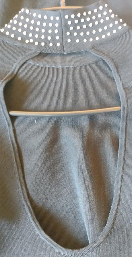 Šaty s výstrihom na chrbte, bershka,xs