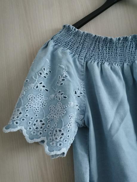 Vyšívané modré šaty v štýle carmen, 44