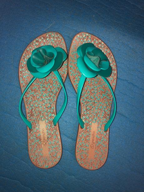 Dievčenské žabky, 37