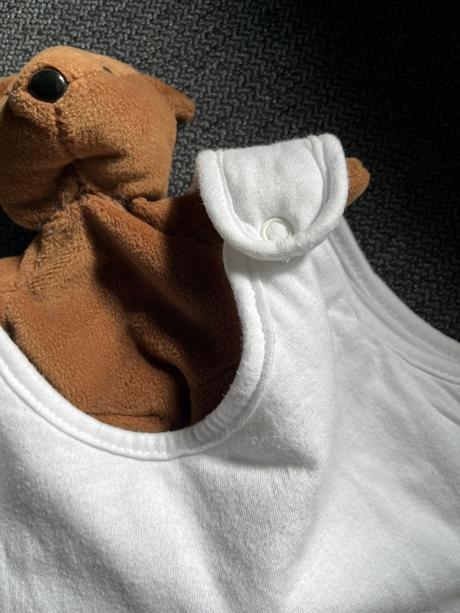 Modrobiela zavinovačka na spanie,