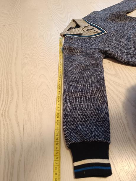 Sveter s golierom, 134