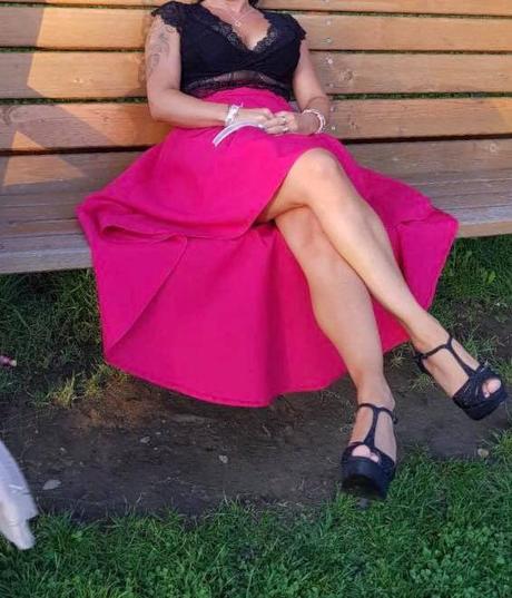 Dámska poločenská sukňa, 36