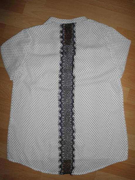 Biela bluzka s ciernymi bodkami, m