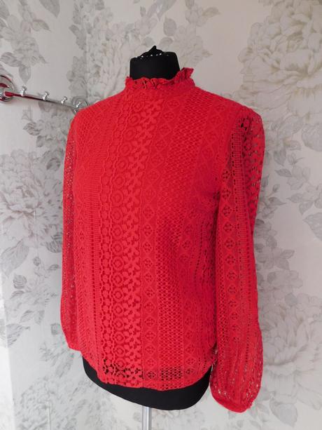 Pekna čipkovana bluzka, kappahl,38