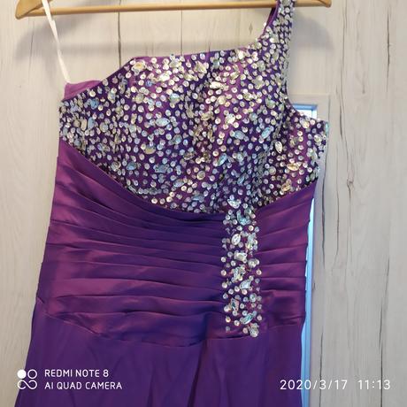 Spoločenské šaty, m