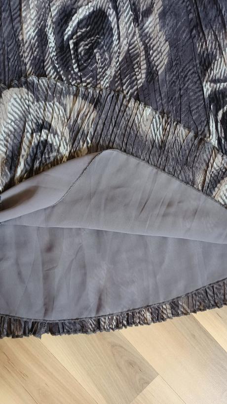 Kvetovaná midi sukňa, m