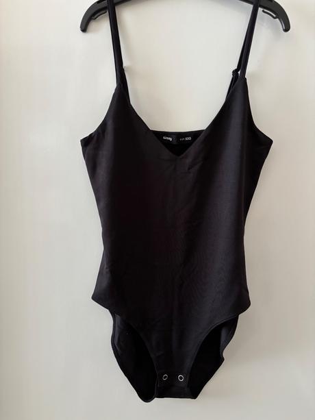 Tielkové body, sinsay,xs