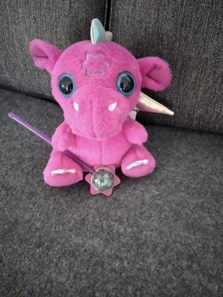 Dráčik s palickov, 