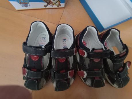 Sandálky, lasocki,26