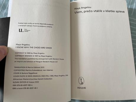 Viem prečo vtáčik v klietke spieva maya angelou, 