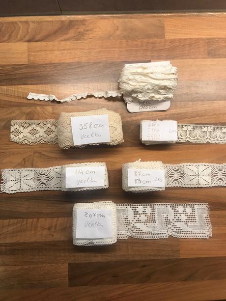 Slovenské čipky/ krajky ručne vyrábané,