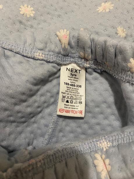 Teplé pyžamko s kvietkami, next,98