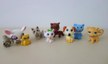 Sada 9 postavičiek,